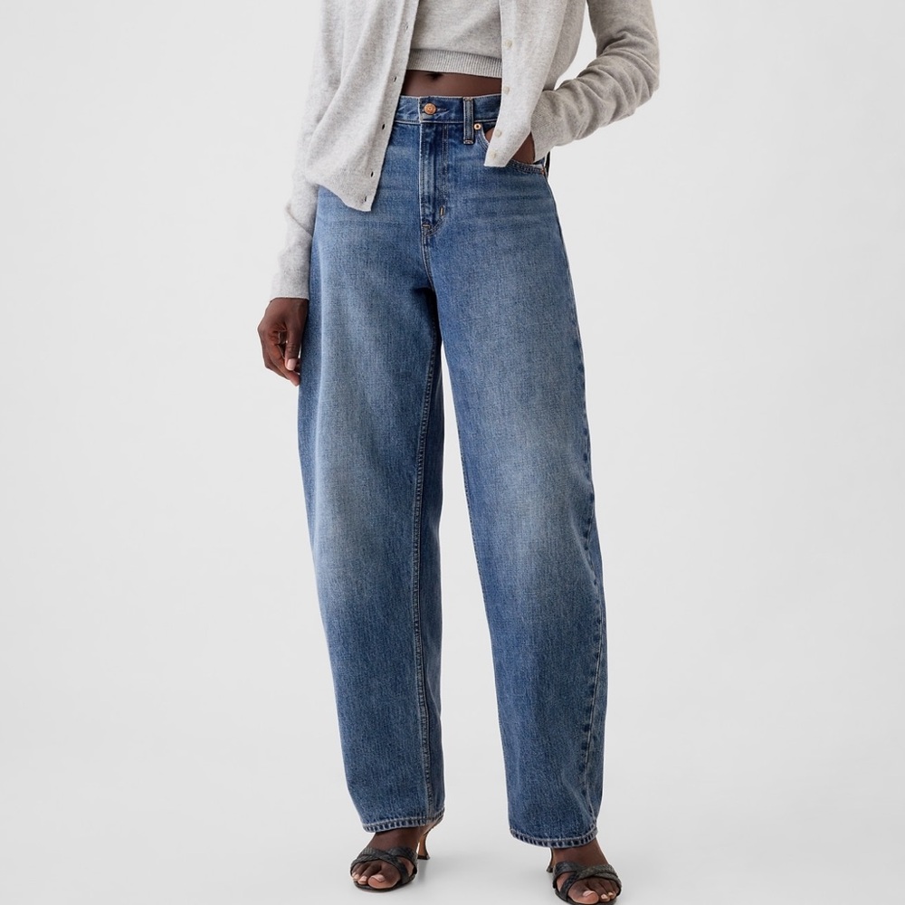 Gap Barrel High Rise Jean. Size 29